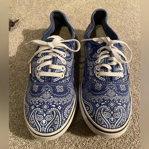 Almost new/Worn 1X. Bandanna sneakers - Picture 1 of 6